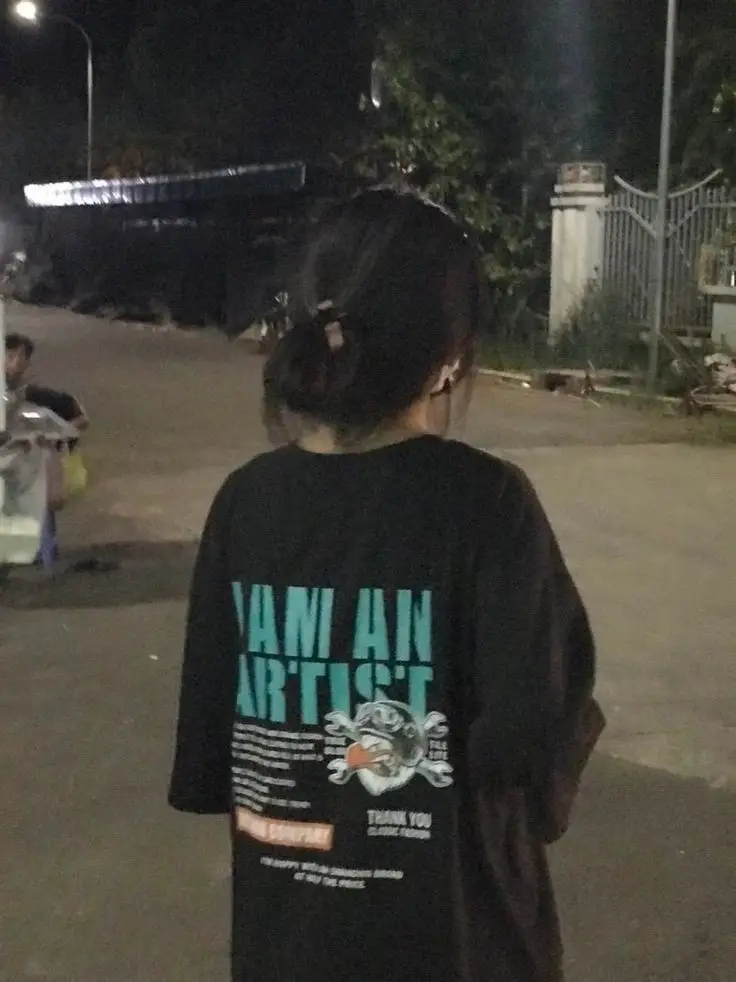 Ảnh gái 2k10 che mặt – Sự đáng yêu trong phong cách bí ẩn