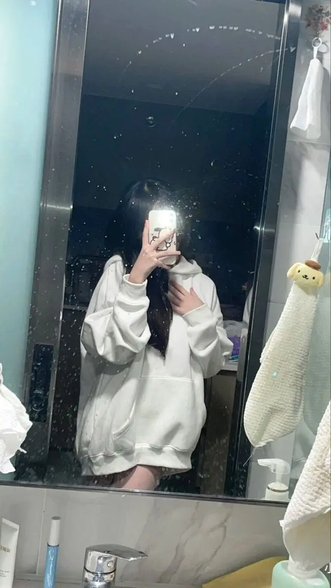 Ảnh Gái Xinh Che Mặt Buồn Gây Cảm Xúc