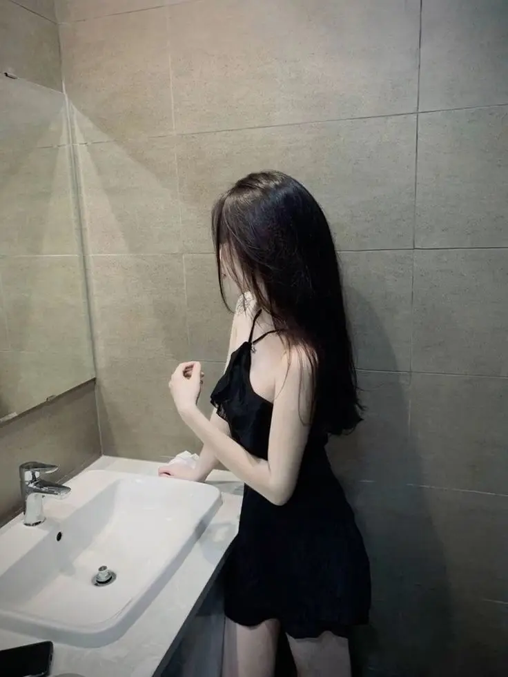 Ảnh Gái Xinh Che Mặt Tóc Dài: Vẻ Đẹp Bí Ẩn