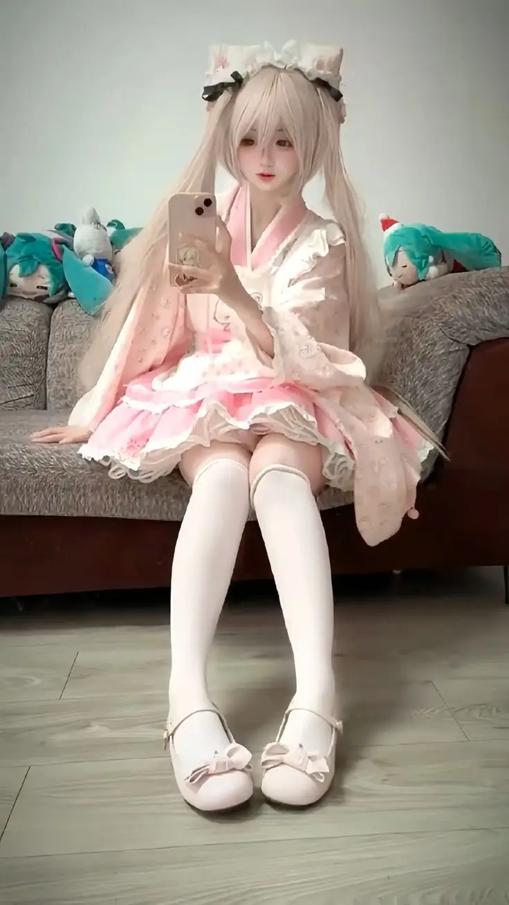 Cosplay Hầu Gái Thủ Dâm – Bộ Sưu Tập Hình Ảnh Độc Đáo