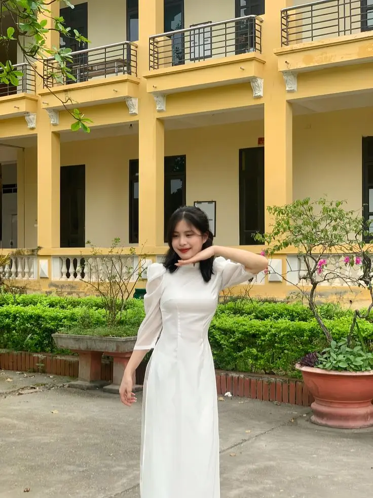 Gái Xinh Mặc Áo Dài Trắng – Bộ Ảnh Thời Trang Thanh Lịch