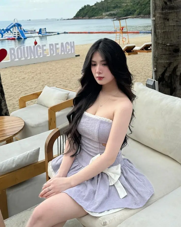 Gái Xinh Mặc Váy Ngắn: Hình Ảnh Thời Trang Nữ Tính