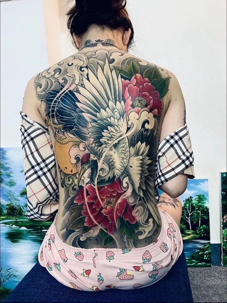 Hình xăm full lưng nữ: Kiểu dáng đẹp và ý nghĩa 21