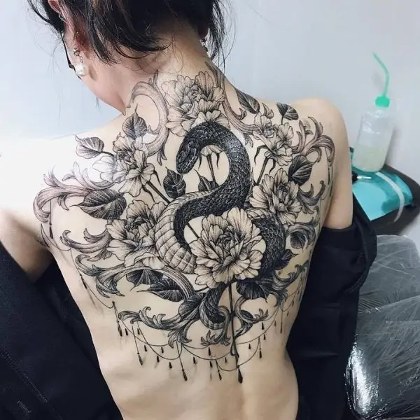 Hình Xăm Lưng Cho Nữ - Tôn Vinh Sự Quyến Rũ và Phong Cách 47