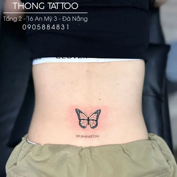 Hình Xăm Lưng Nữ Nhỏ – Sự Thanh Lịch Trong Nghệ Thuật Xăm Hình