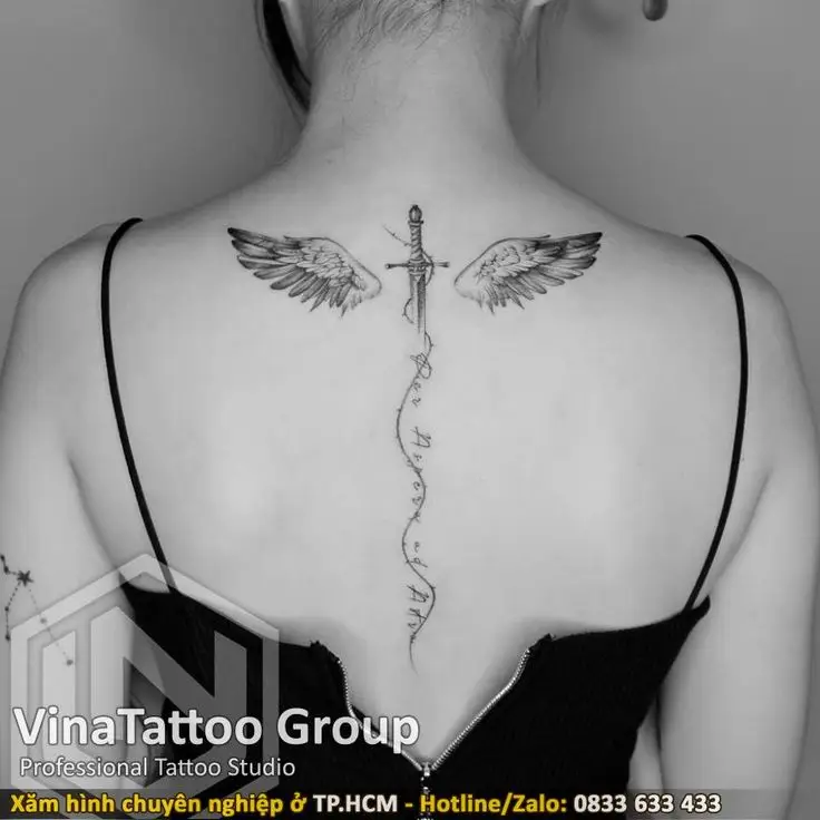 Hình Xăm Ở Lưng Nữ: Xinh Đẹp và Cá Tính 9