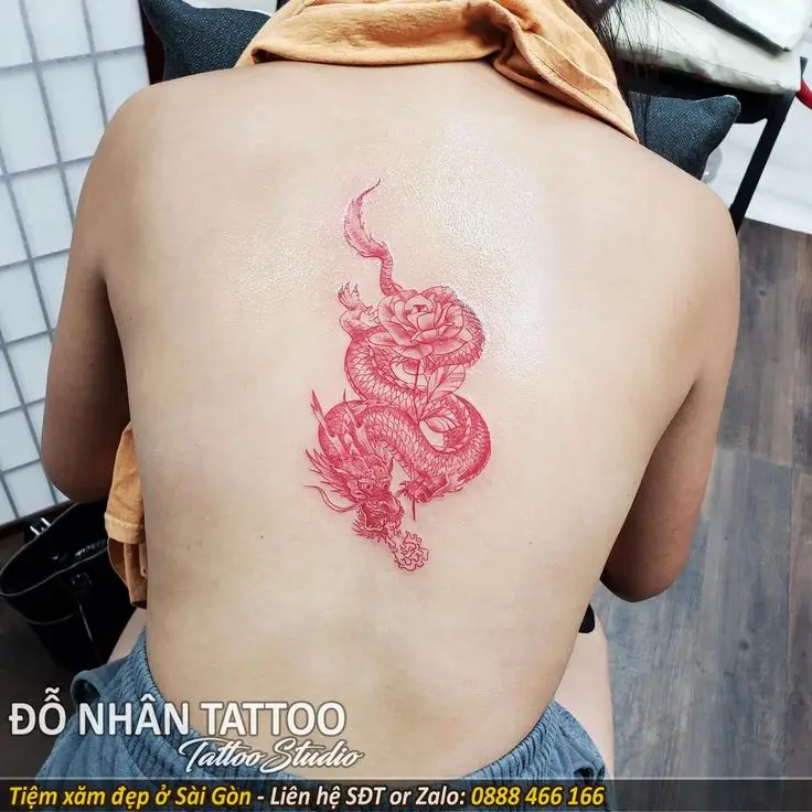 Hình Xăm Ở Lưng Nữ: Xinh Đẹp và Cá Tính 42
