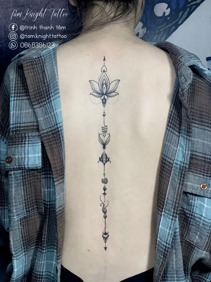 Hình Xăm Ở Lưng Nữ: Xinh Đẹp và Cá Tính 45