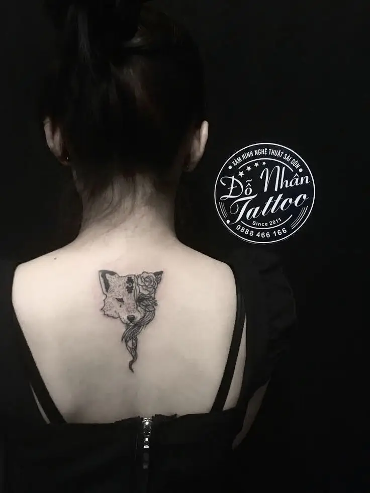 Hình Xăm Ở Lưng Nữ: Xinh Đẹp và Cá Tính 47