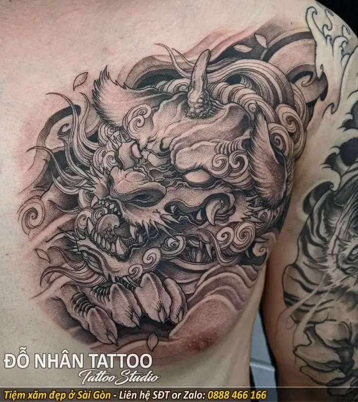 Hình Xăm Ở Ngực Cho Nam: Tạo Dấu Ấn Cá Nhân 14